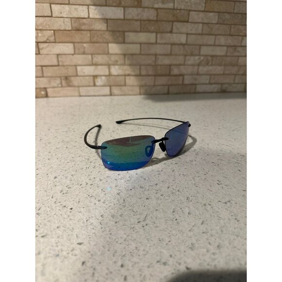 Hema MAUIGreen Rectangular Unisex Sunglasses - Picture 1 of 4